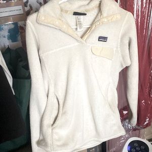 White Patagonia pull over